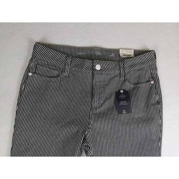 St. John's Bay Women's Jeans Size 8P Blue & White Striped Denim Capri - Picture 4 of 14